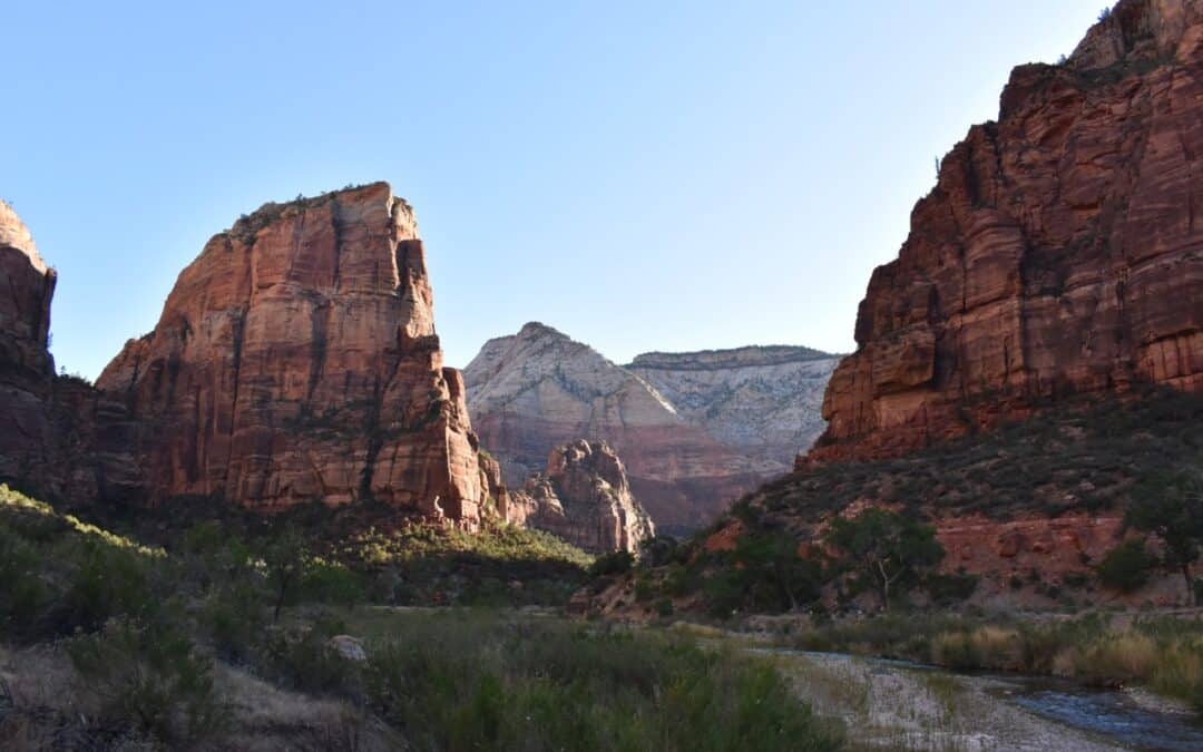 Exploring Utah’s Natural Treasures: Top 5 National Parks and Must-Try Hikes